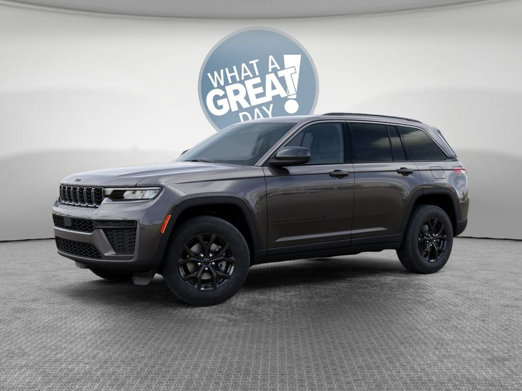 2026 Jeep Grand Cherokee Laredo Altitude