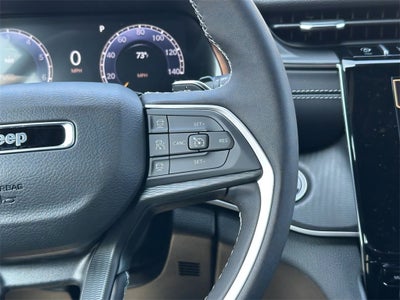 2025 Jeep Grand Cherokee Base