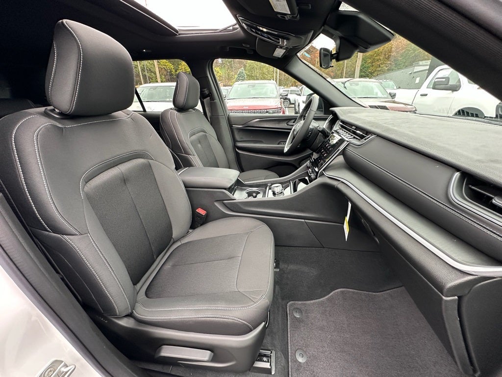 2025 Jeep Grand Cherokee Laredo X