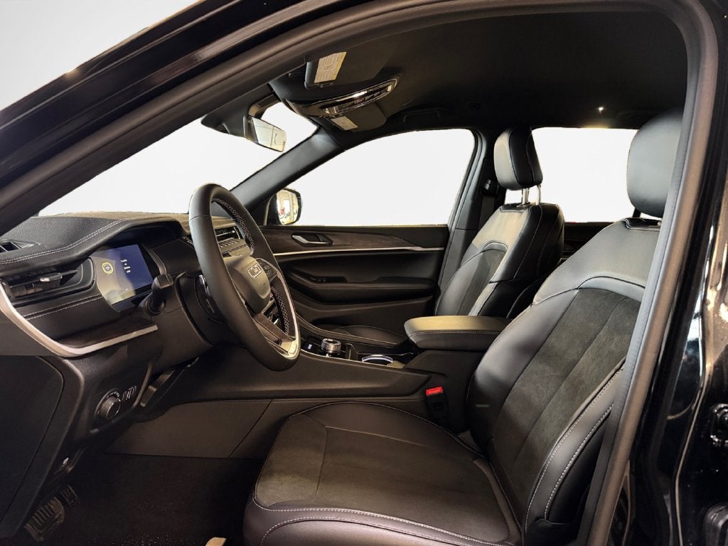 2026 Jeep Grand Cherokee Altitude