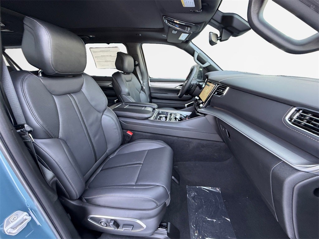 2026 Jeep Grand Wagoneer Base