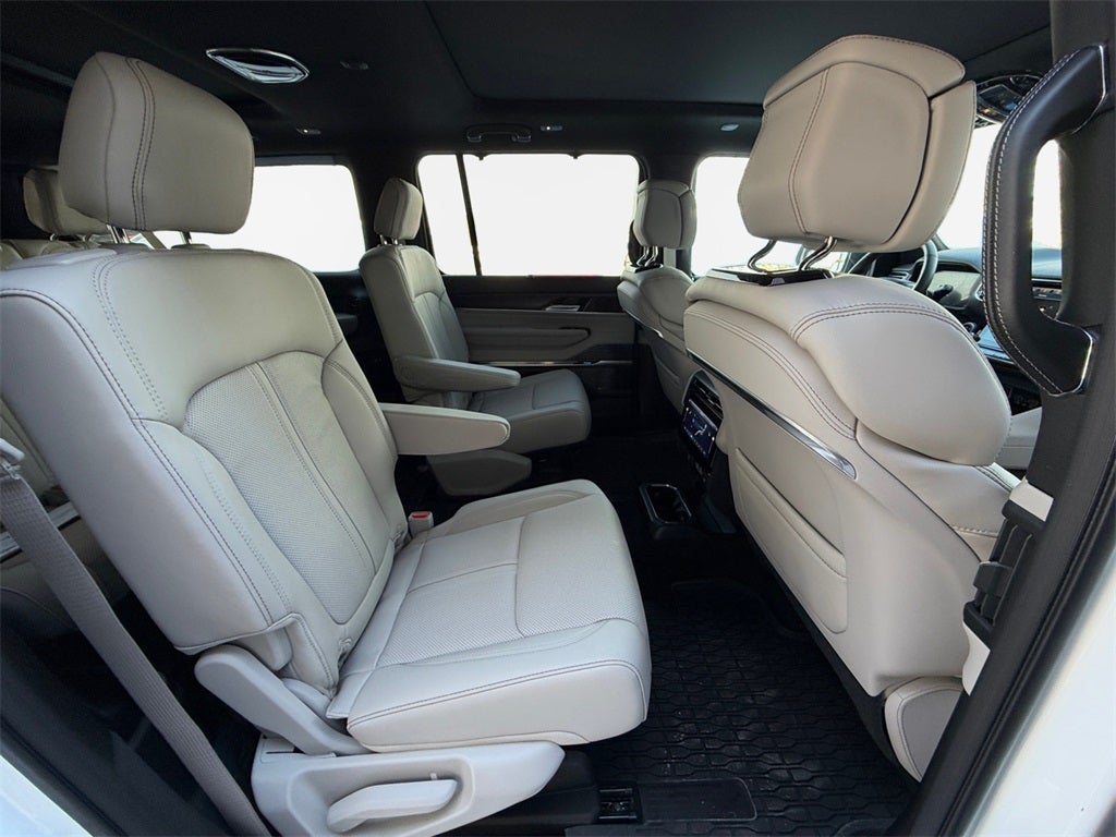 2026 Jeep Grand Wagoneer Base