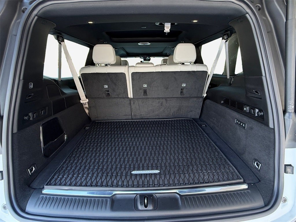 2026 Jeep Grand Wagoneer Base