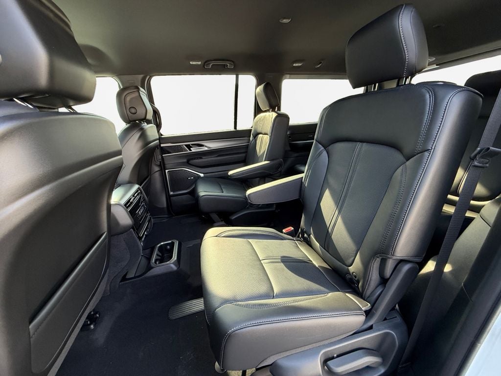 2026 Jeep Grand Wagoneer Base