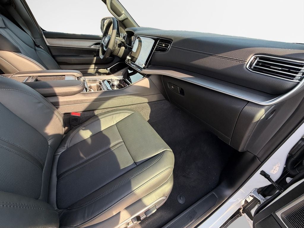 2026 Jeep Grand Wagoneer Base