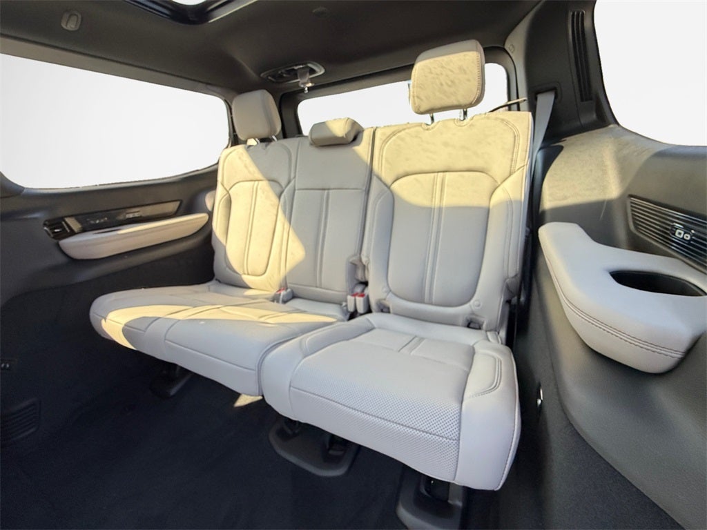 2026 Jeep Grand Wagoneer Base