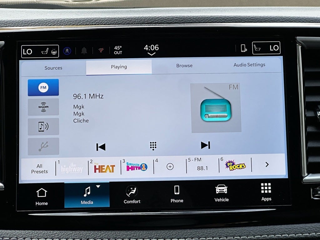 2026 Chrysler Pacifica Select