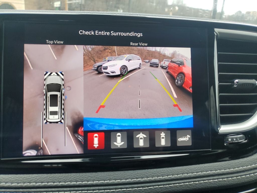 2026 Chrysler Pacifica Select