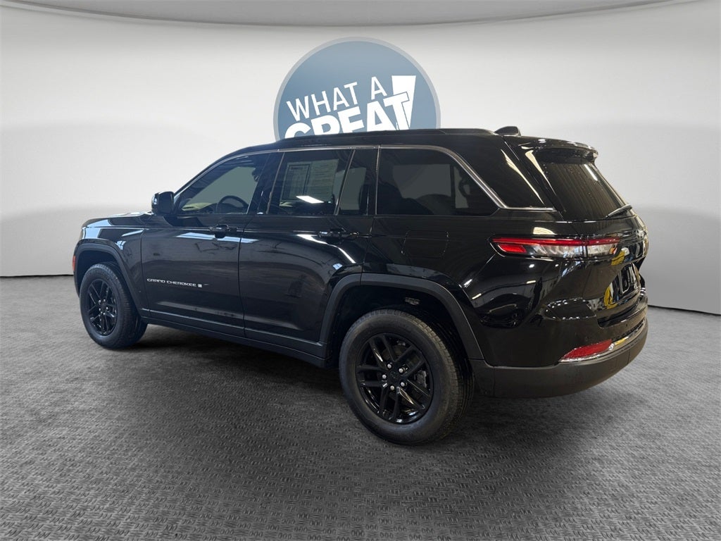 2025 Jeep Grand Cherokee Laredo