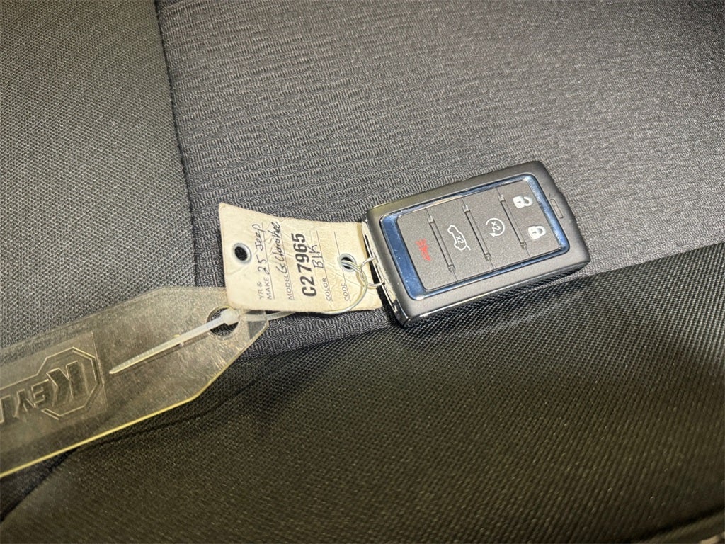 2025 Jeep Grand Cherokee Laredo X