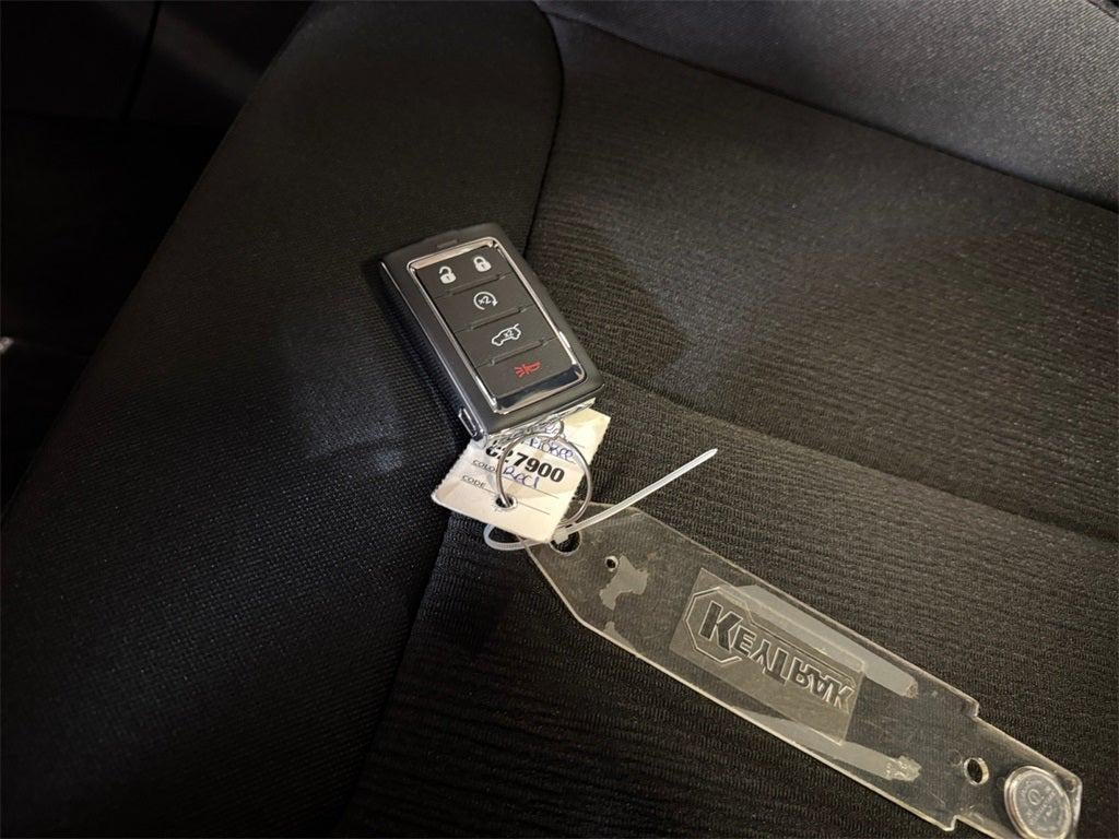 2025 Jeep Grand Cherokee Base