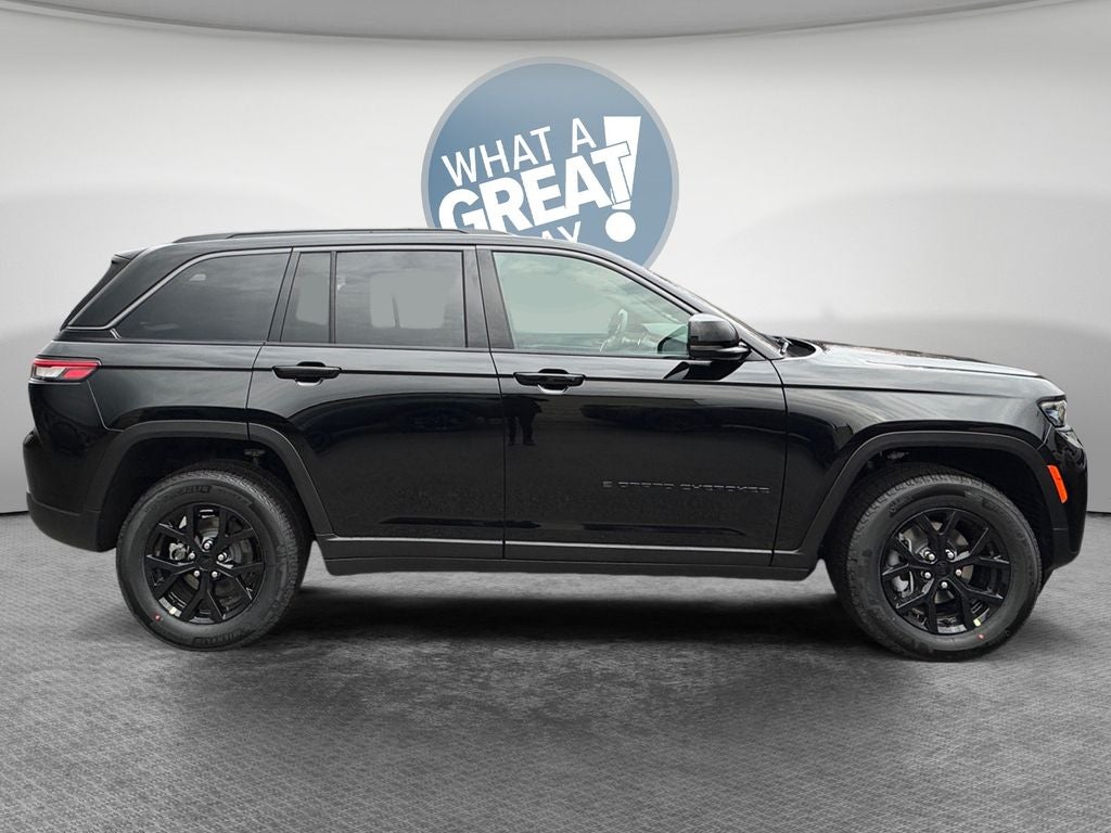 2026 Jeep Grand Cherokee Laredo