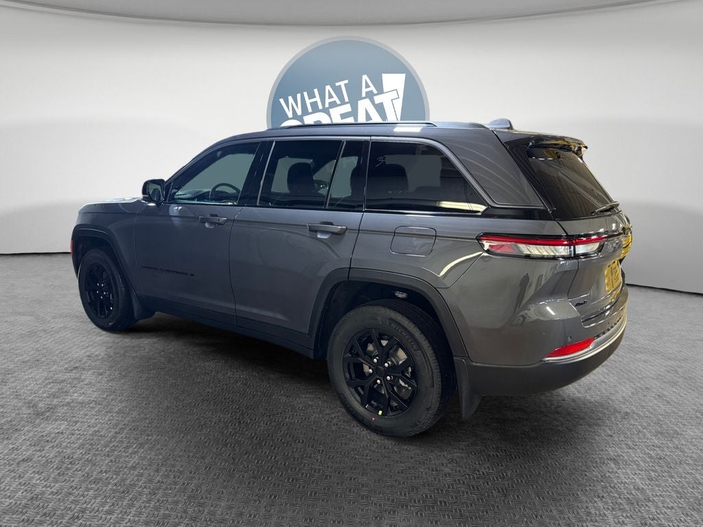 2026 Jeep Grand Cherokee Laredo