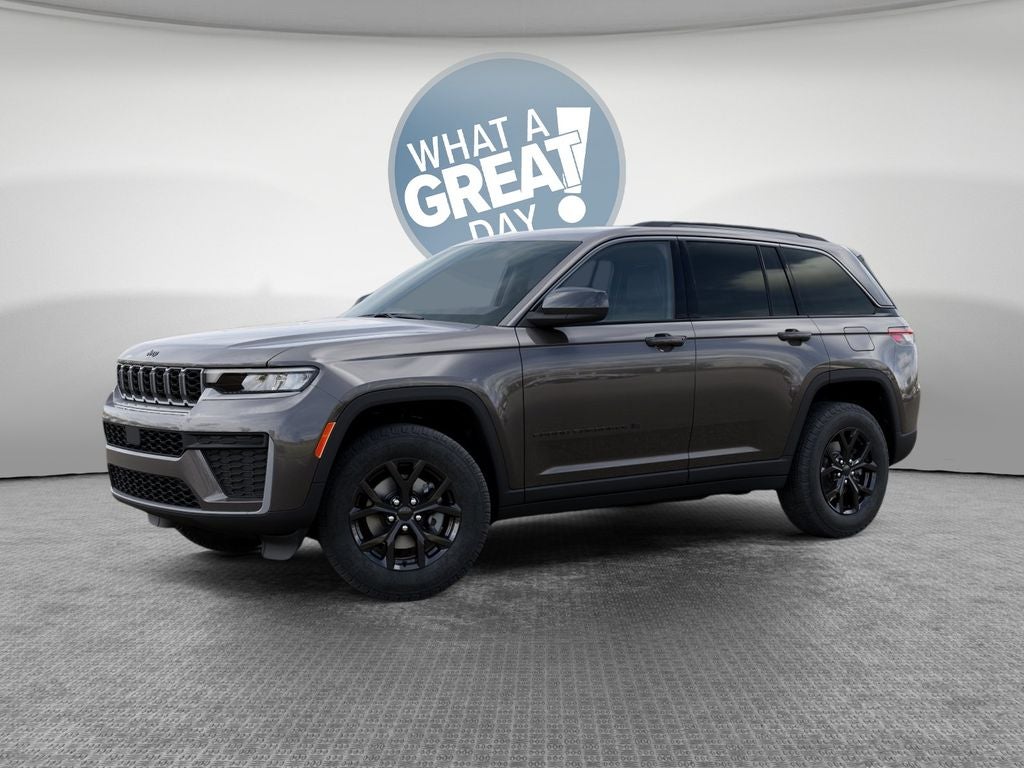 2026 Jeep Grand Cherokee Laredo Altitude