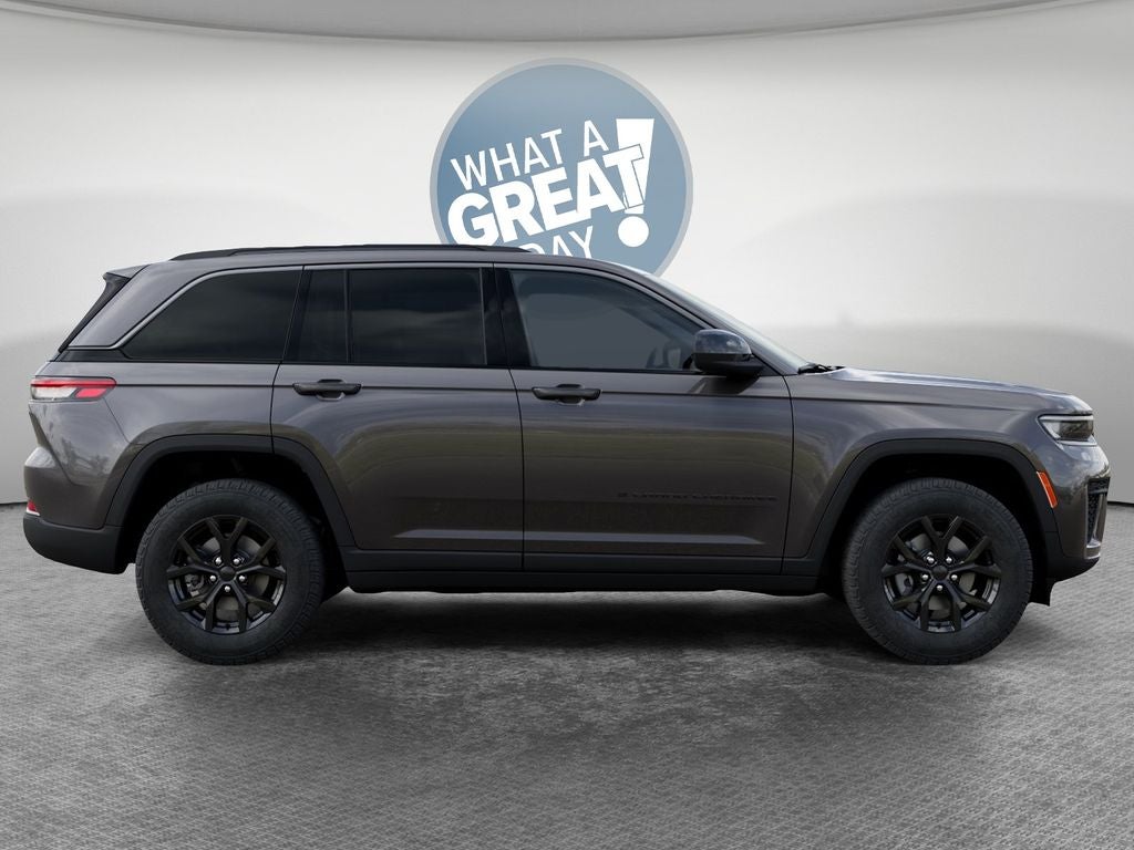 2026 Jeep Grand Cherokee Laredo