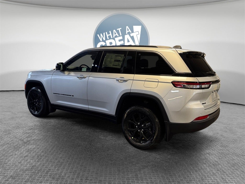 2026 Jeep Grand Cherokee Laredo