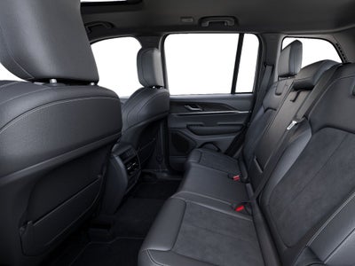 2026 Jeep Grand Cherokee Laredo Altitude