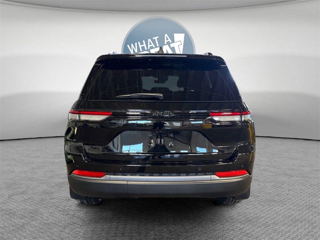 2026 Jeep Grand Cherokee Laredo