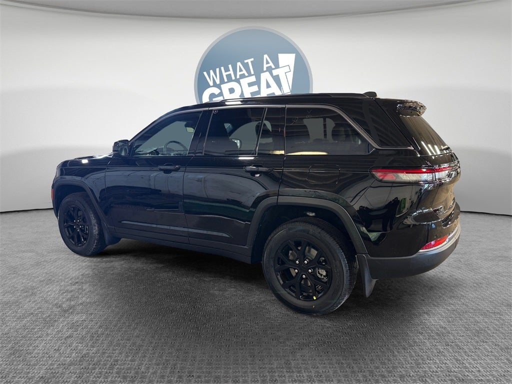 2026 Jeep Grand Cherokee Laredo