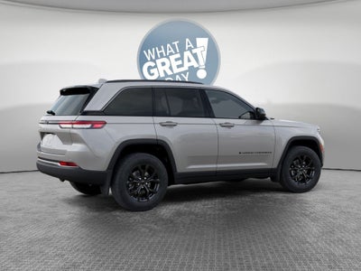2026 Jeep Grand Cherokee Laredo