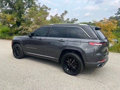2022 Jeep Grand Cherokee Summit