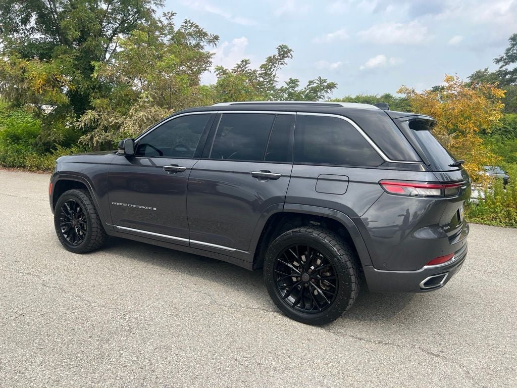 2022 Jeep Grand Cherokee Summit