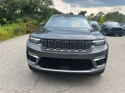 2022 Jeep Grand Cherokee Summit