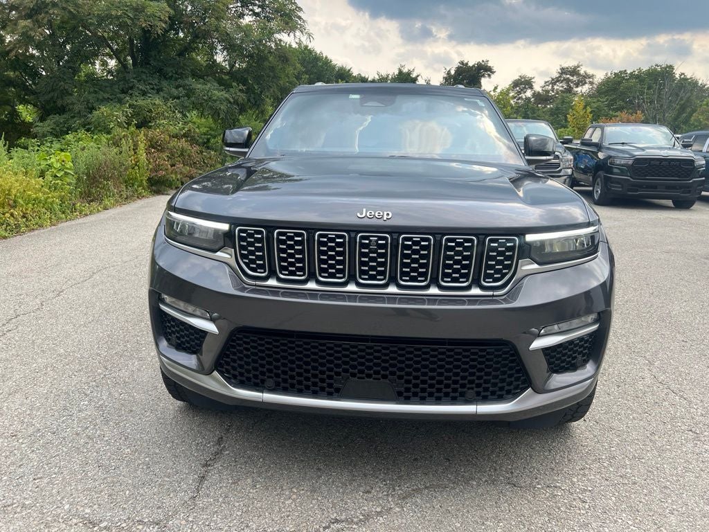 2022 Jeep Grand Cherokee Summit