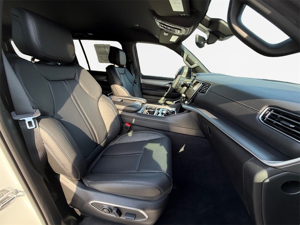 2026 Jeep Grand Wagoneer Base