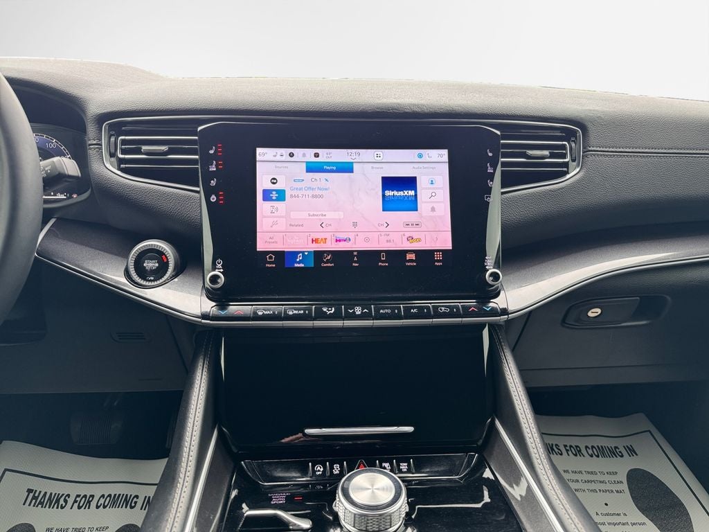 2024 Jeep Wagoneer Base