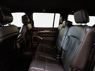 2024 Jeep Wagoneer Base