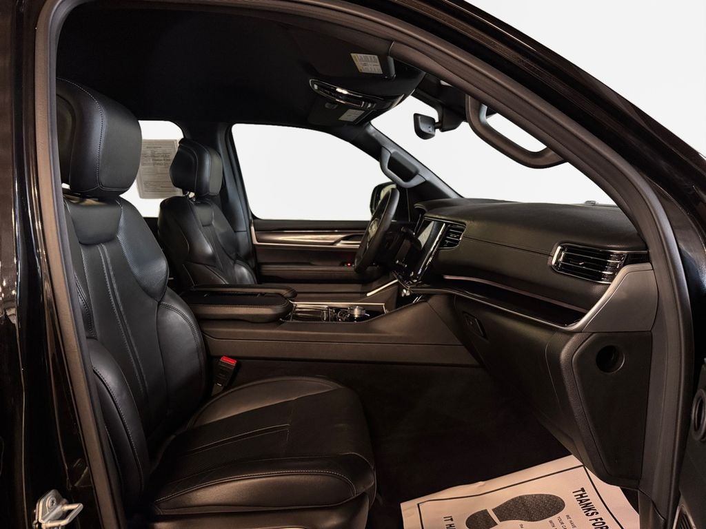 2024 Jeep Wagoneer Base