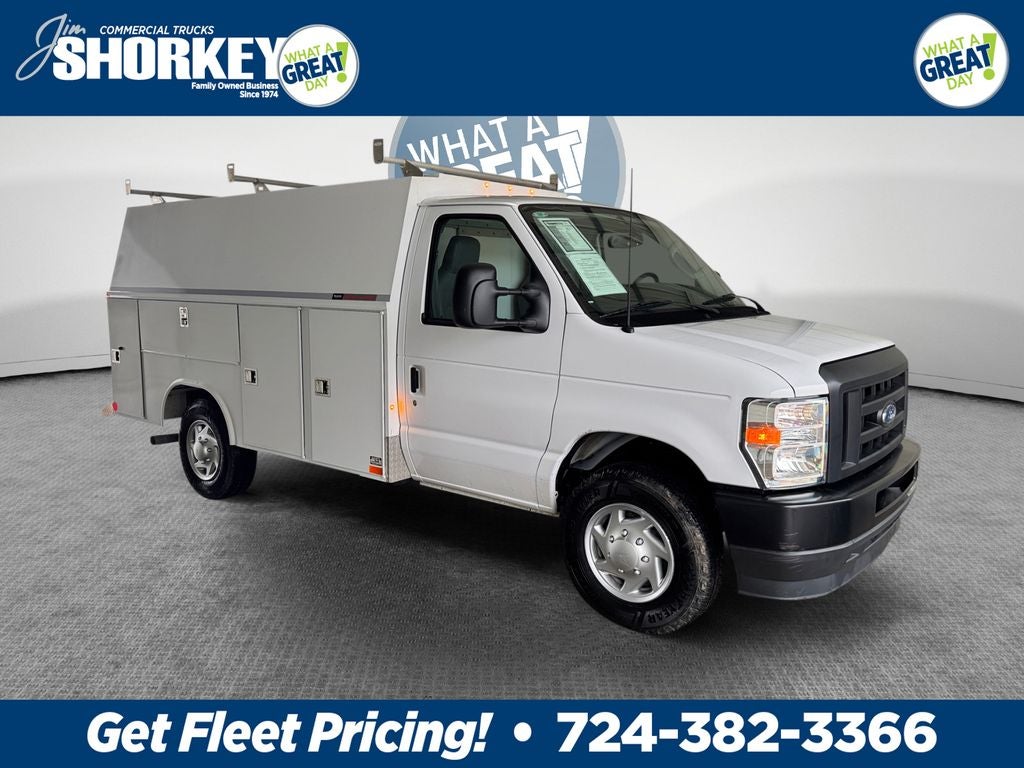 2024 Ford E-350SD Base Cutaway SRW / 7.3L V8 / 11' Enclosed Service Body