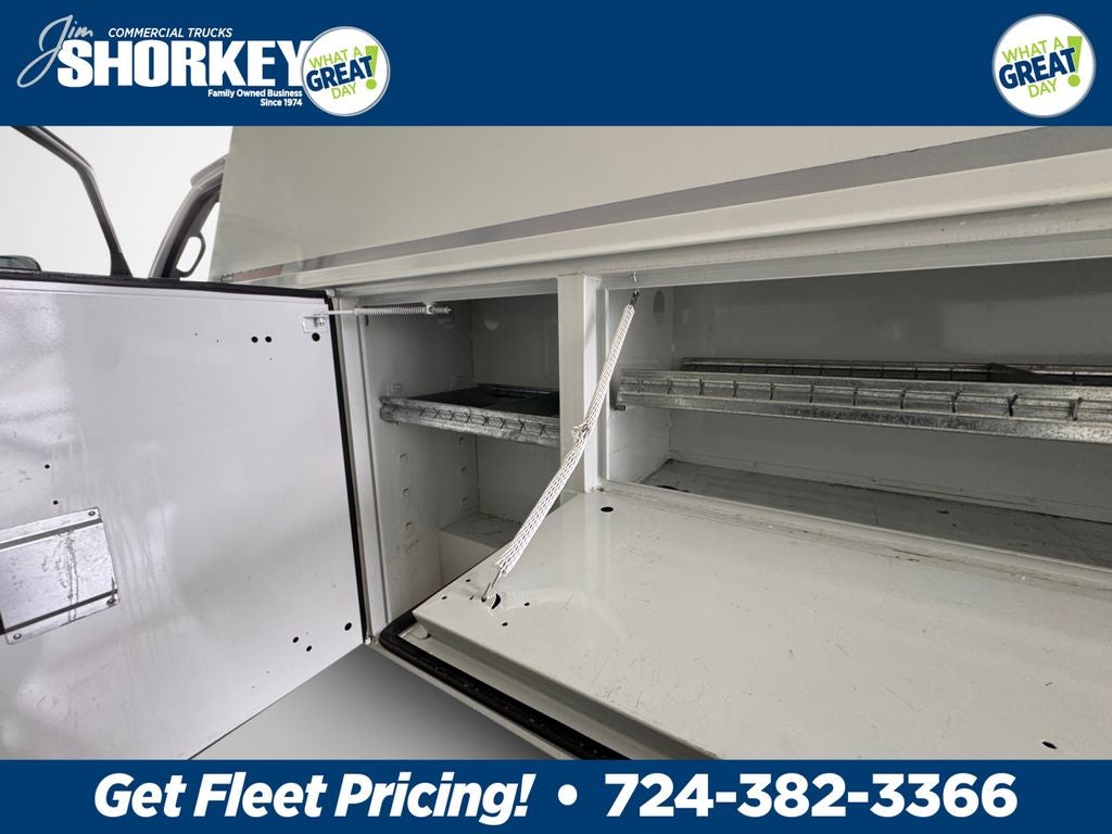 2024 Ford E-350SD Base Cutaway SRW / 7.3L V8 / 11' Enclosed Service Body