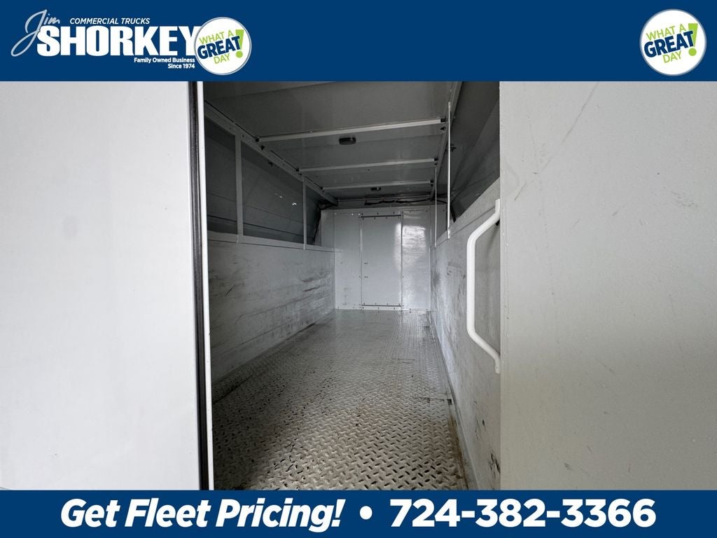 2024 Ford E-350SD Base Cutaway SRW / 7.3L V8 / 11' Enclosed Service Body