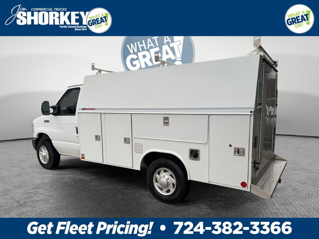 2024 Ford E-350SD Base Cutaway SRW / 7.3L V8 / 11' Enclosed Service Body