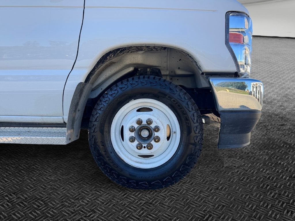 2024 Ford E-450SD Base