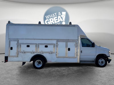 2024 Ford E-450SD Base
