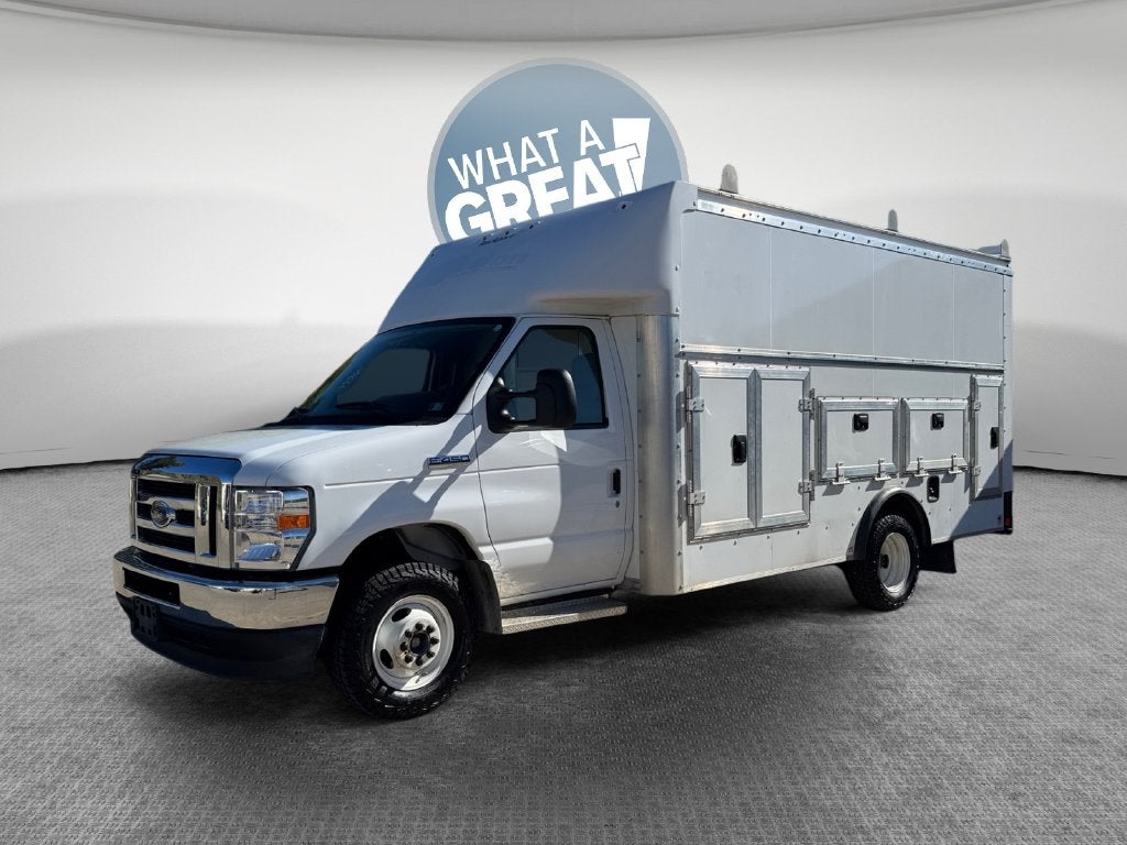2024 Ford E-450SD Base