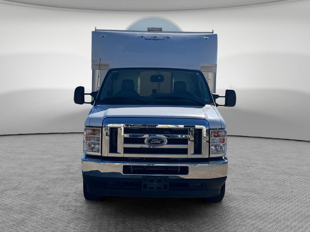 2024 Ford E-450SD Base