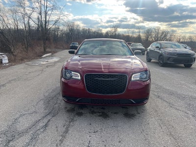 2022 Chrysler 300 Touring