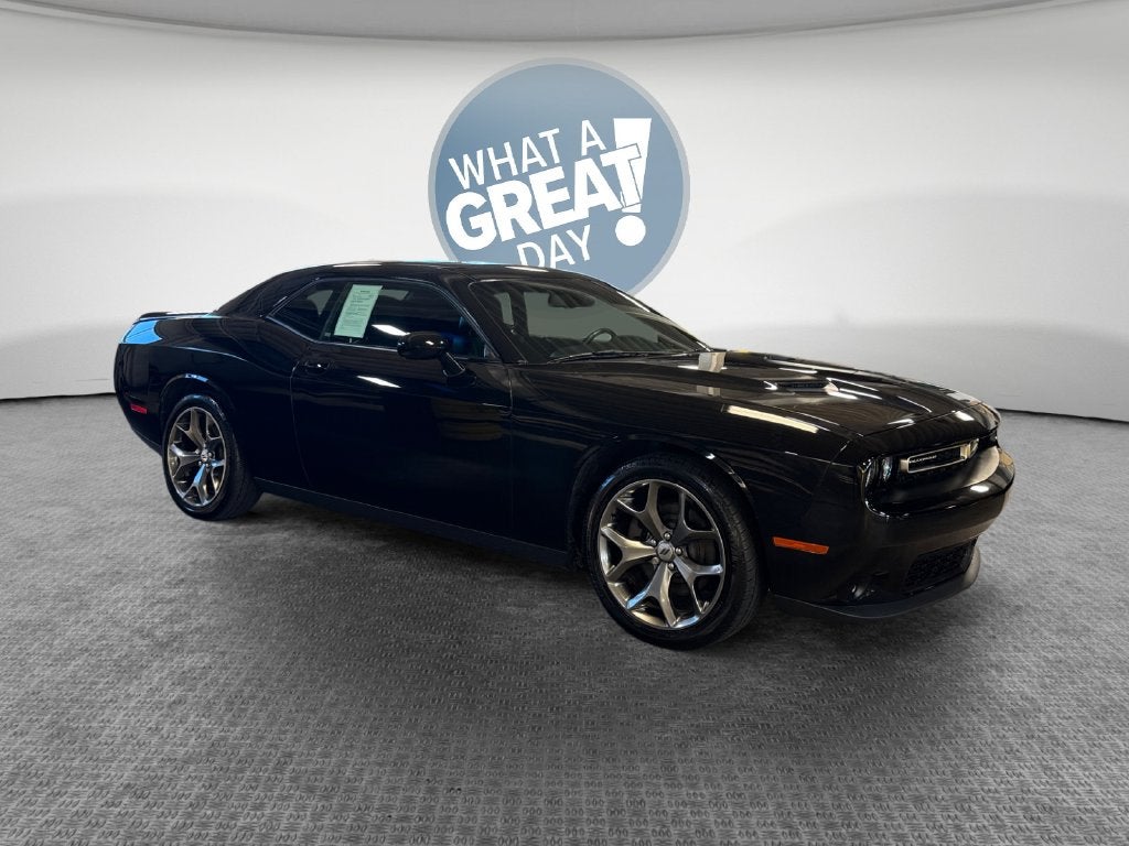 2017 Dodge Challenger SXT Plus