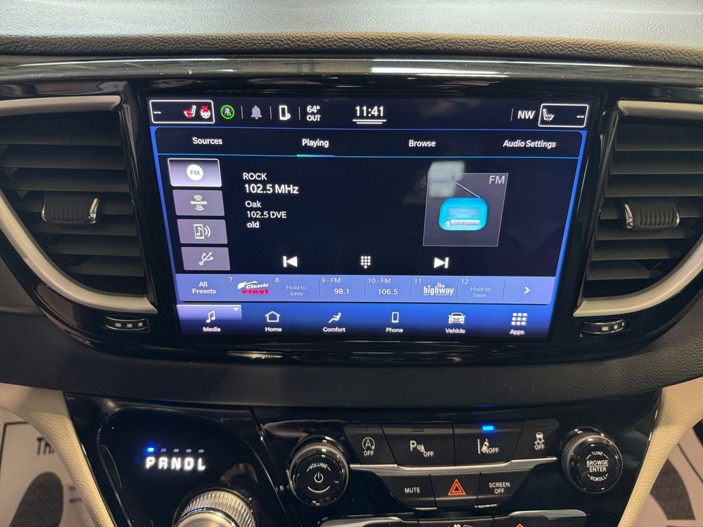 2022 Chrysler Pacifica Touring L