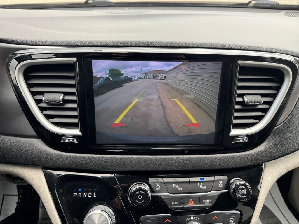 2022 Chrysler Pacifica Touring L