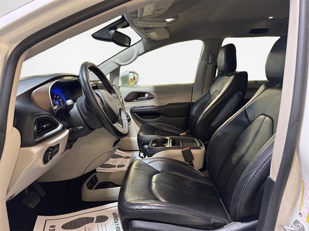 2017 Chrysler Pacifica Touring L