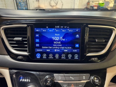 2017 Chrysler Pacifica Touring L