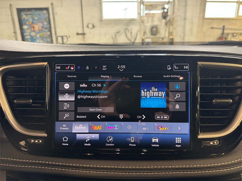 2026 Chrysler Pacifica Select