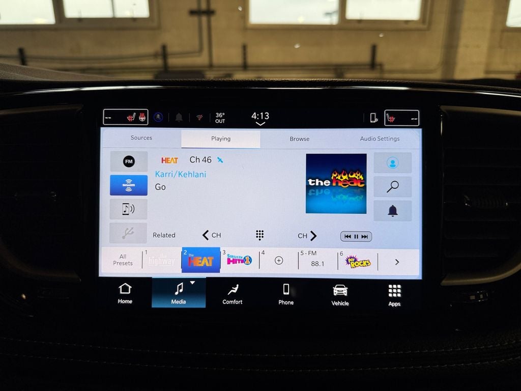 2026 Chrysler Pacifica Select