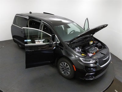 2024 Chrysler Pacifica Plug-In Hybrid PACIFICA PLUG-IN HYBRID SELECT