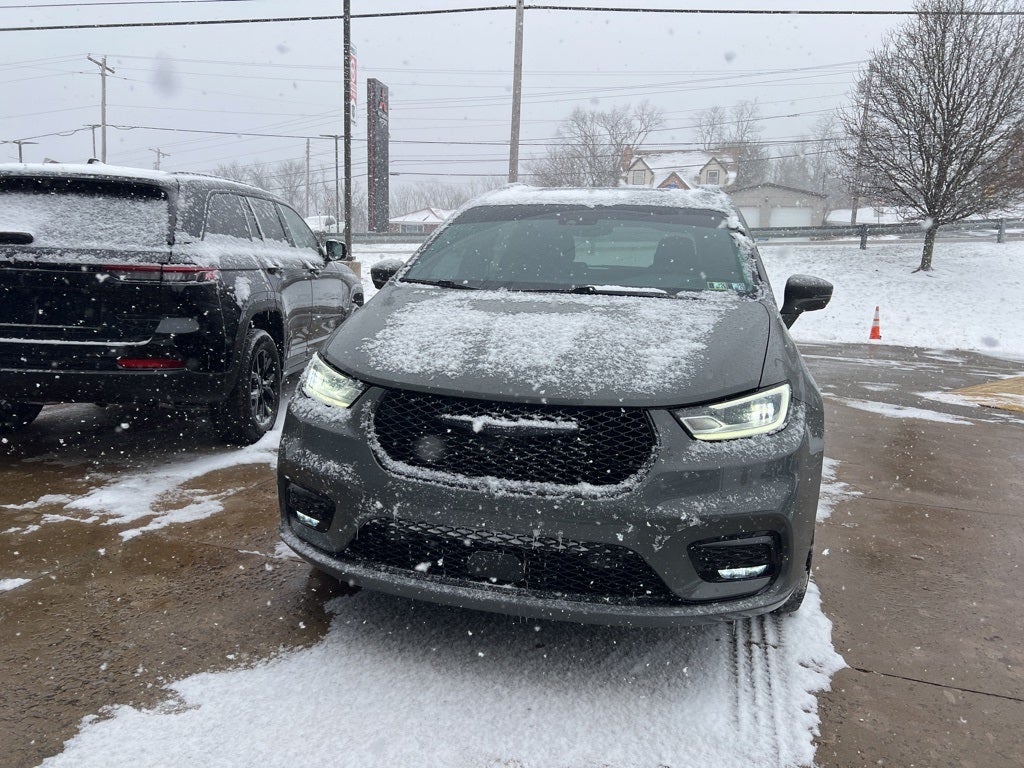 2022 Chrysler Pacifica Touring L